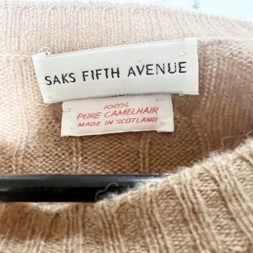 Cashmere cable knit Crew neck sweater camel